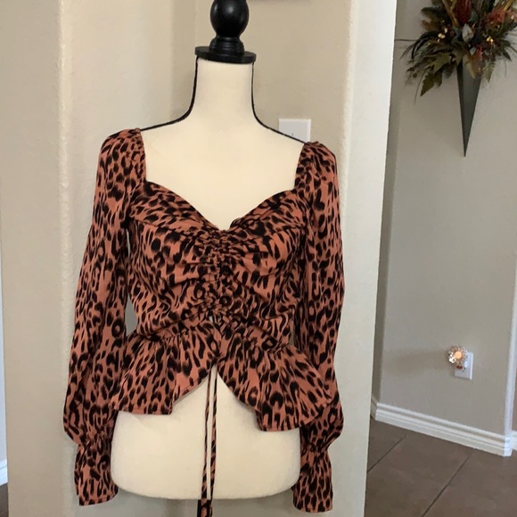 Nasty Gal leopard print top Size 4 - Picture 3 of 17